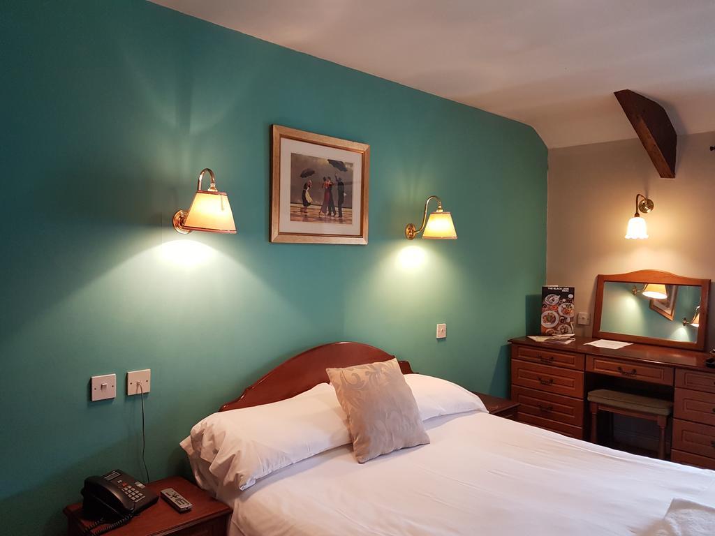 The Black Lion Royal Hotel Lampeter Cameră foto